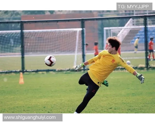 杨敏专访：追忆绿茵岁月与足球梦想的旅程